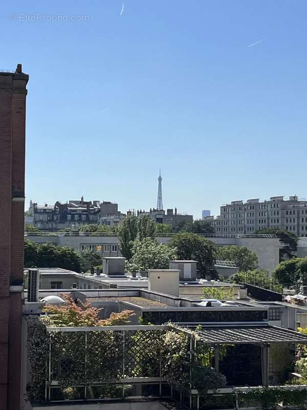 Appartement à NEUILLY-SUR-SEINE