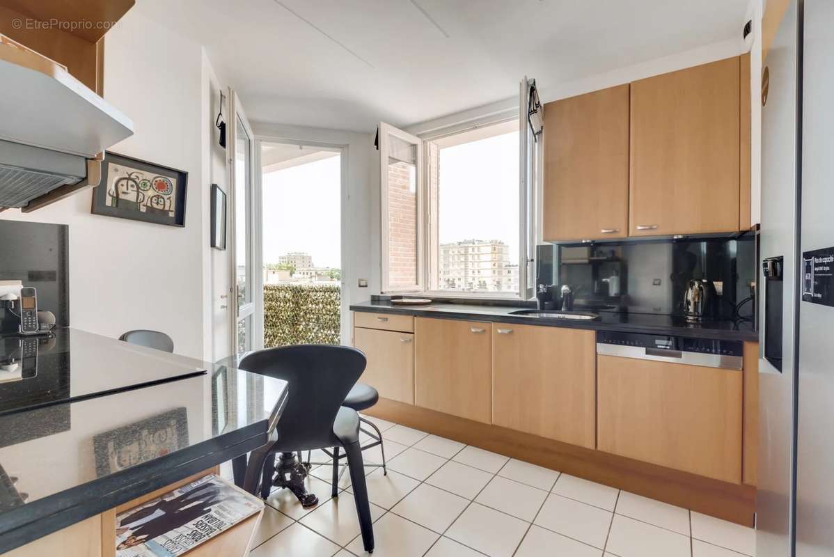 Appartement à NEUILLY-SUR-SEINE