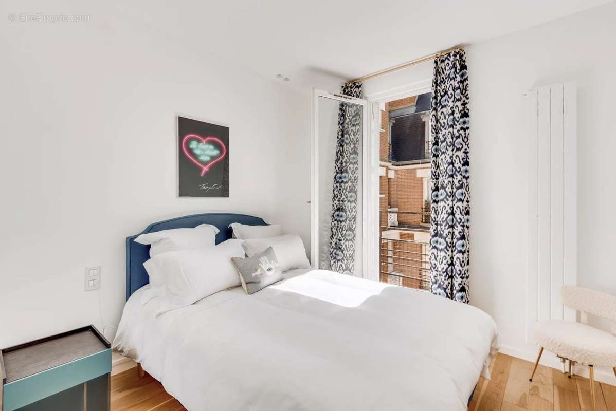 Appartement à NEUILLY-SUR-SEINE