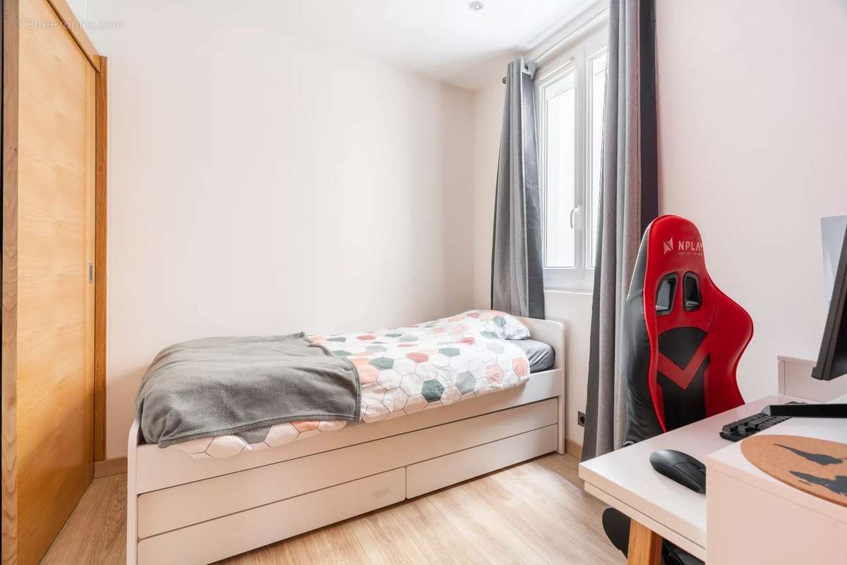 Appartement à LEVALLOIS-PERRET