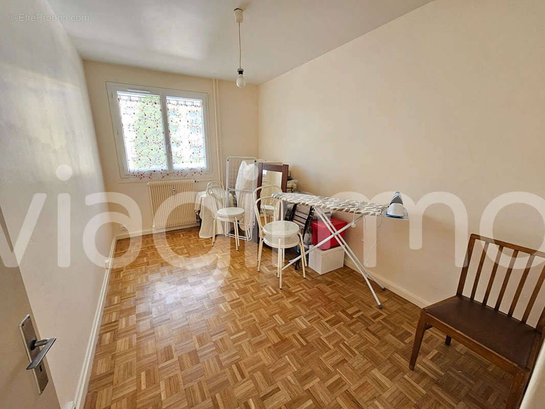 Appartement à SAINT-GENIS-LAVAL