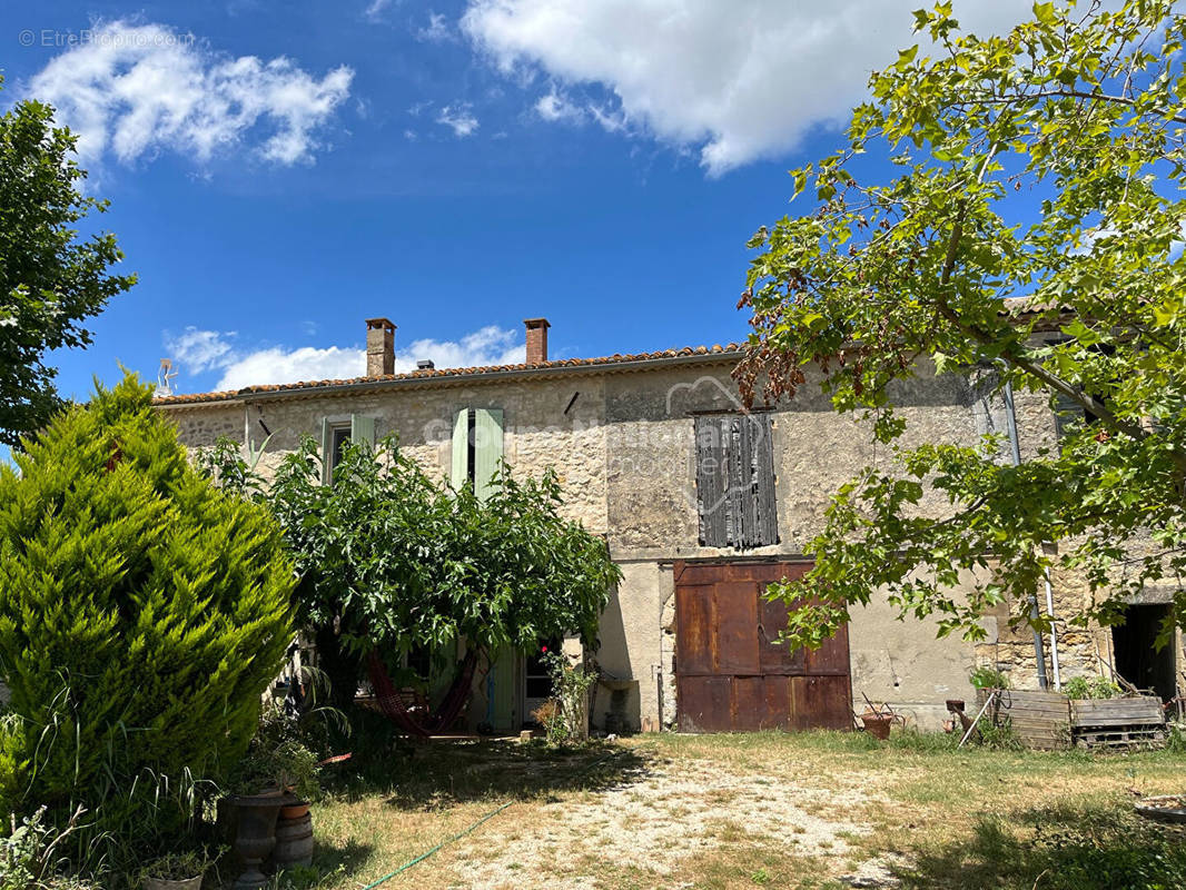 Maison à FONTVIEILLE