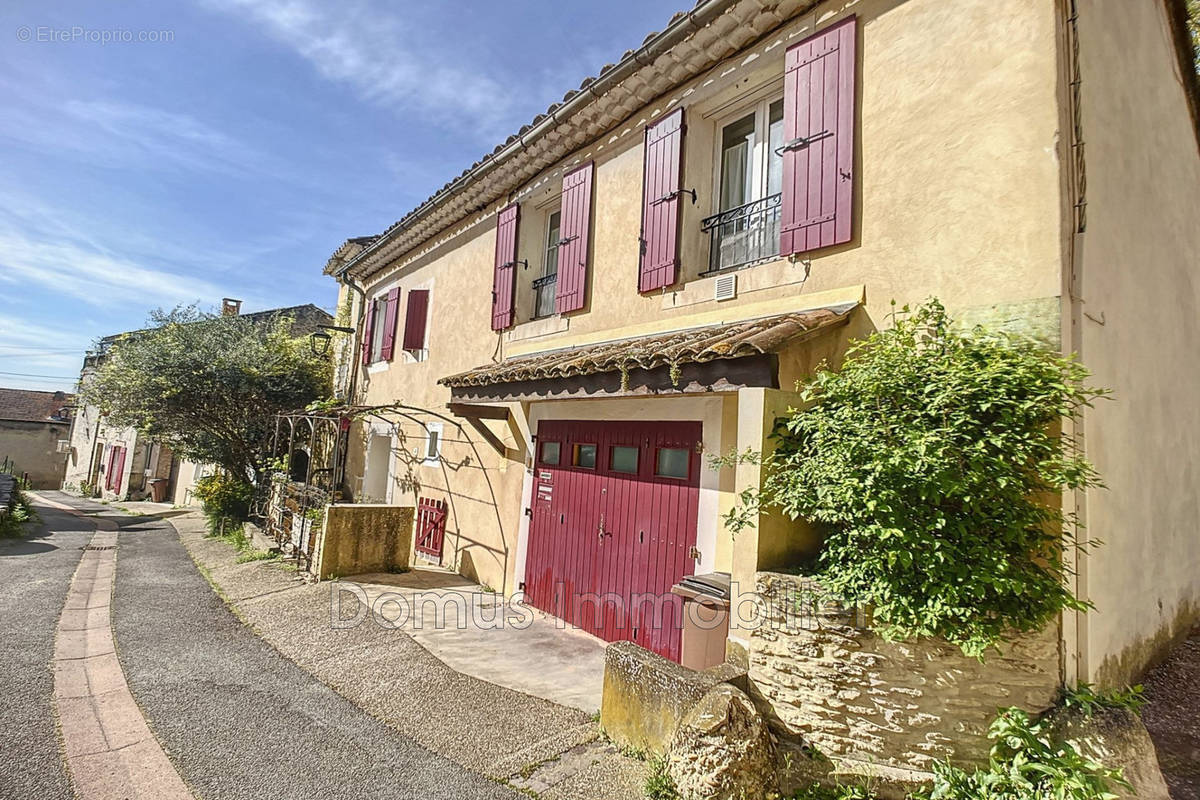 Maison à CHATEAUNEUF-DE-GADAGNE