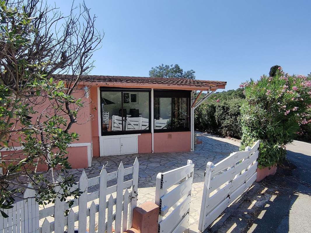 Maison à ROQUEBRUNE-SUR-ARGENS