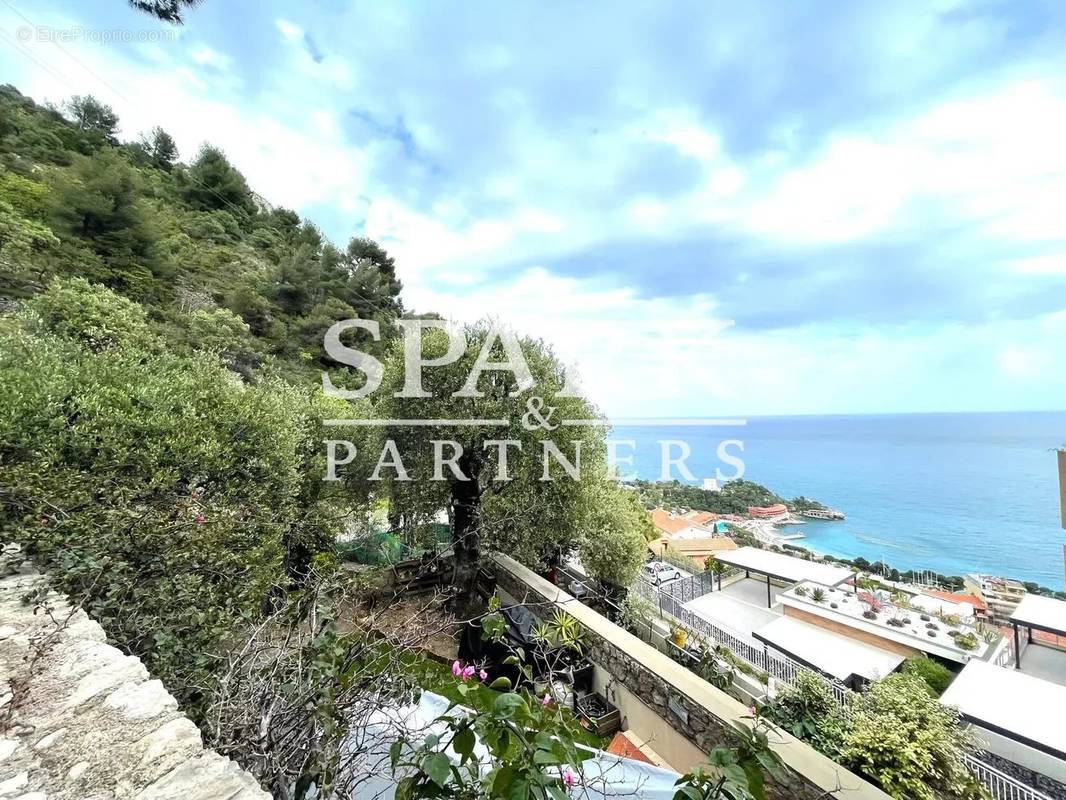 Appartement à ROQUEBRUNE-CAP-MARTIN