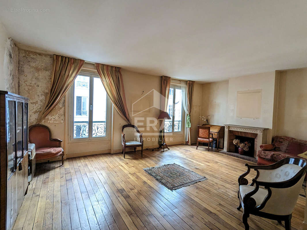 Appartement à NEUILLY-SUR-SEINE