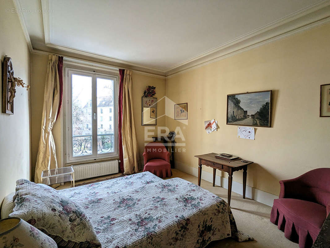 Appartement à NEUILLY-SUR-SEINE