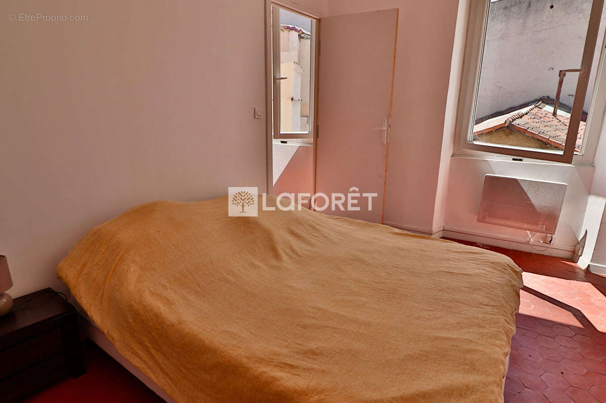 Appartement à MARSEILLE-1E