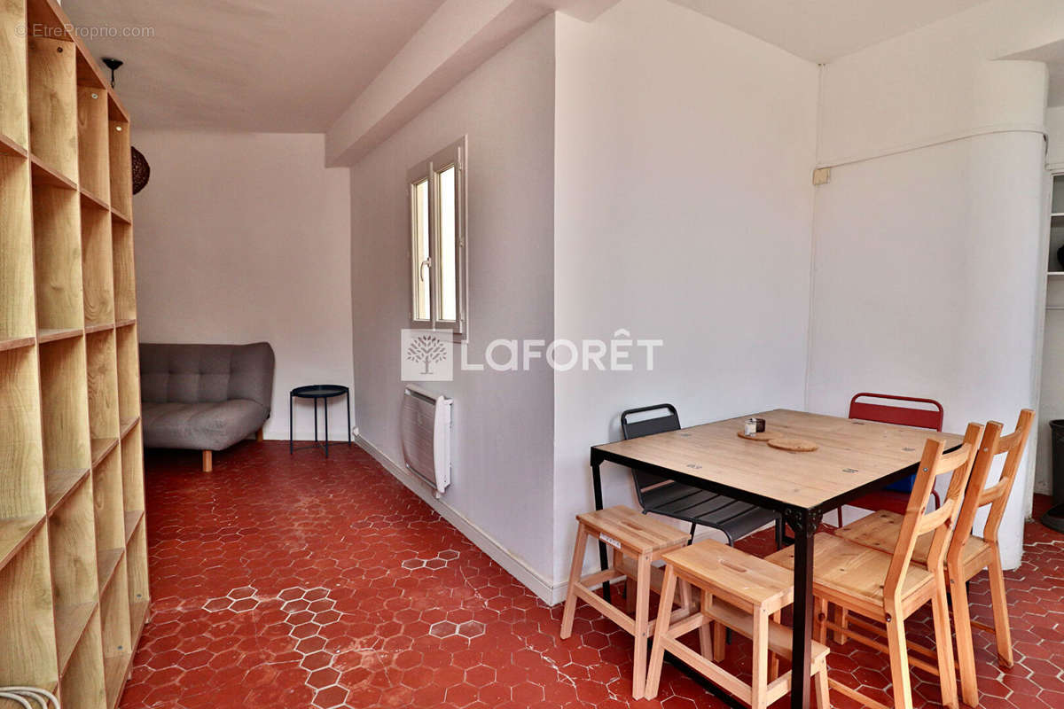 Appartement à MARSEILLE-1E