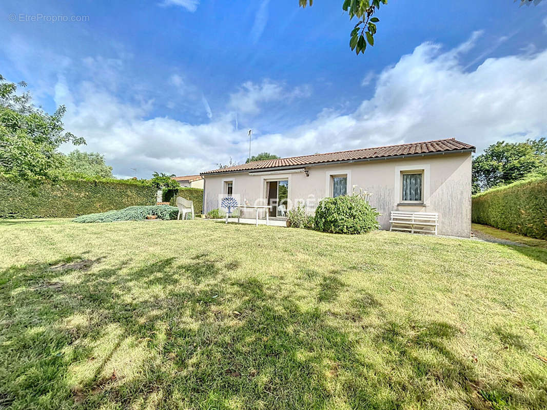 Maison à PARTHENAY