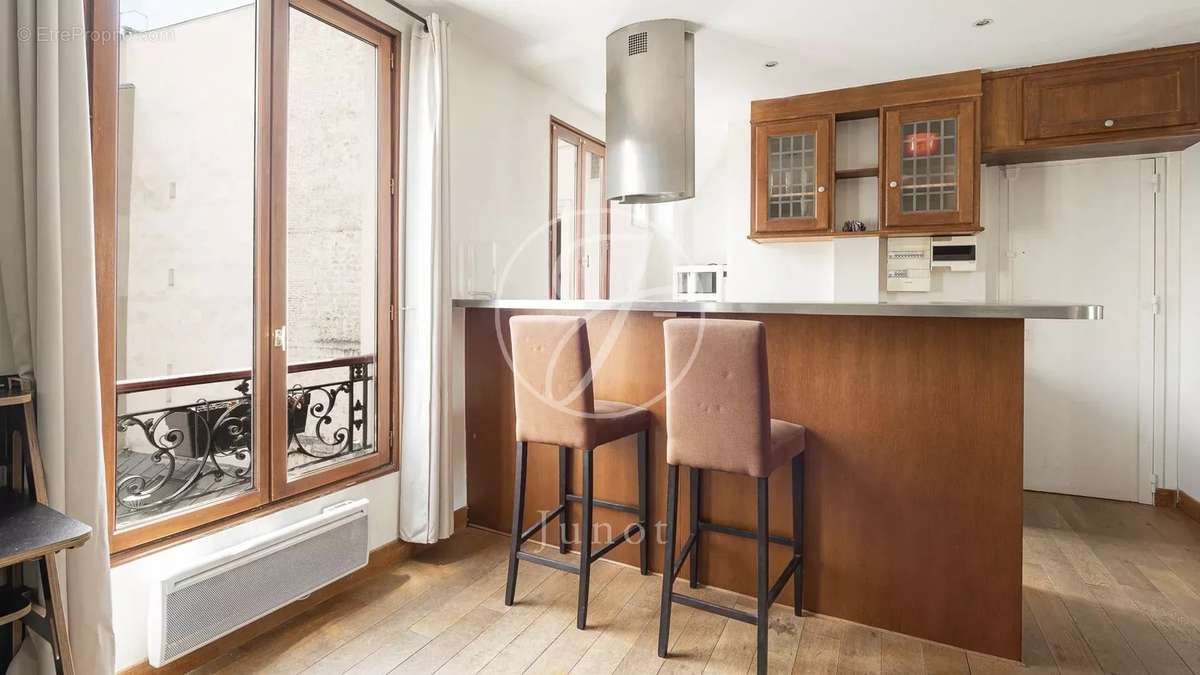 Appartement à PARIS-7E