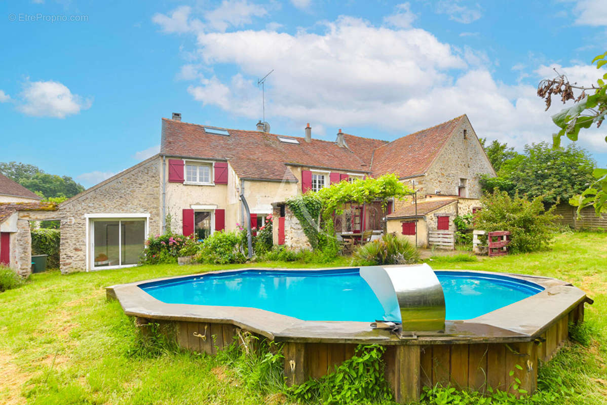 Maison à CHAUMES-EN-BRIE