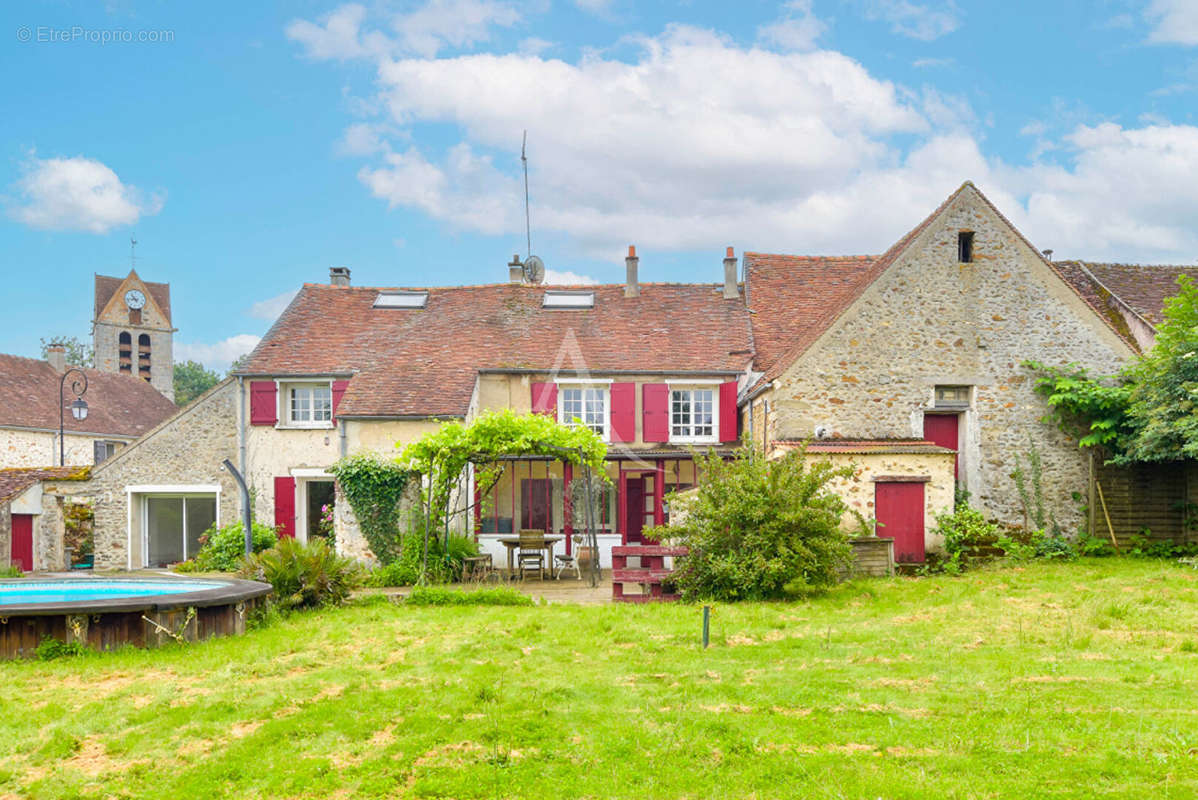 Maison à CHAUMES-EN-BRIE