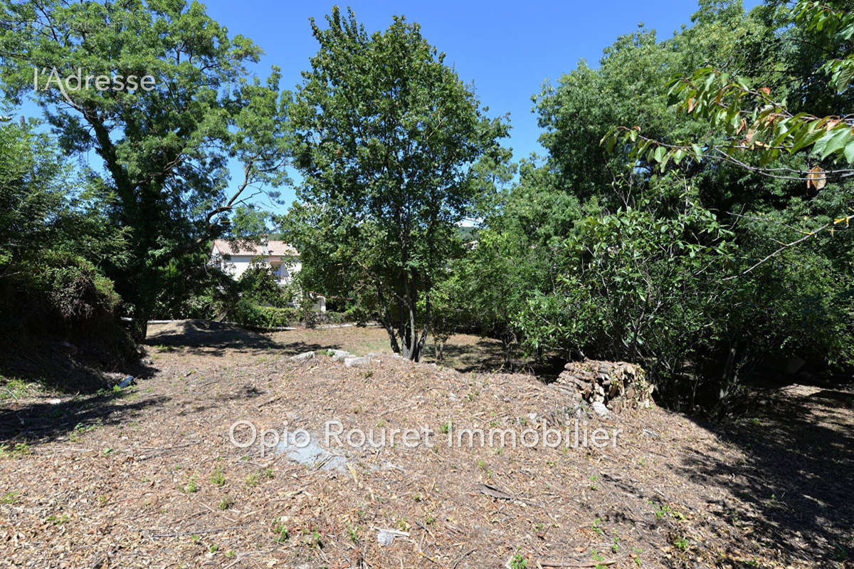 Terrain à LE ROURET