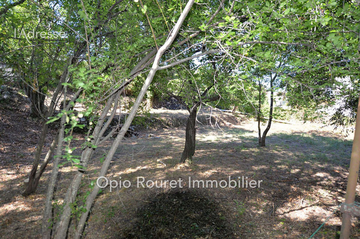 Terrain à LE ROURET