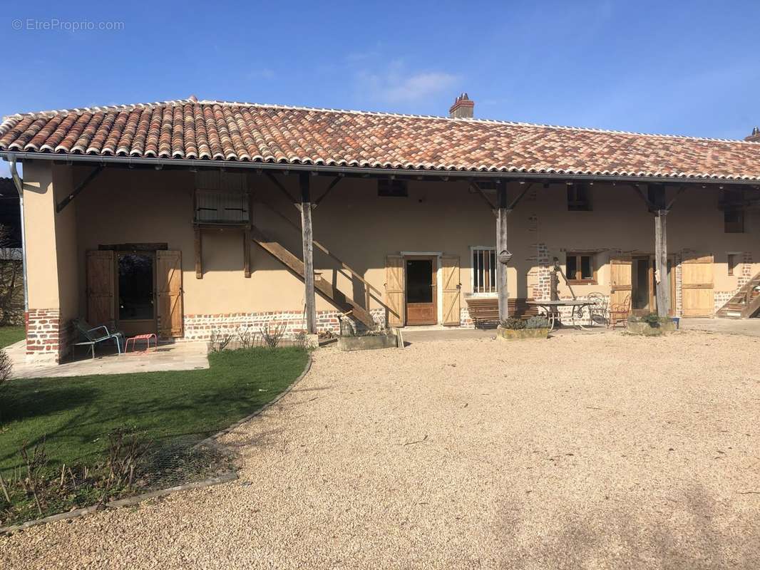 Maison à CHATILLON-SUR-CHALARONNE