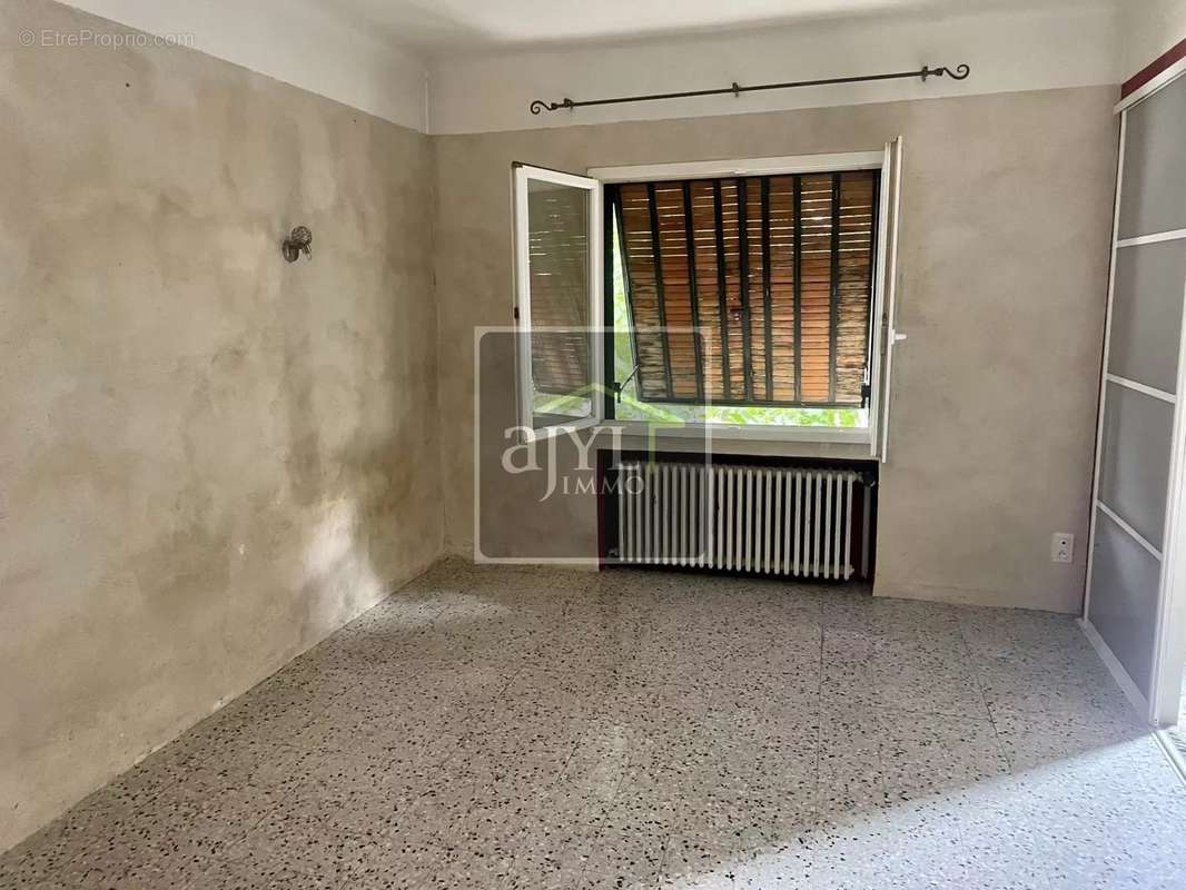 Appartement à ROGNES