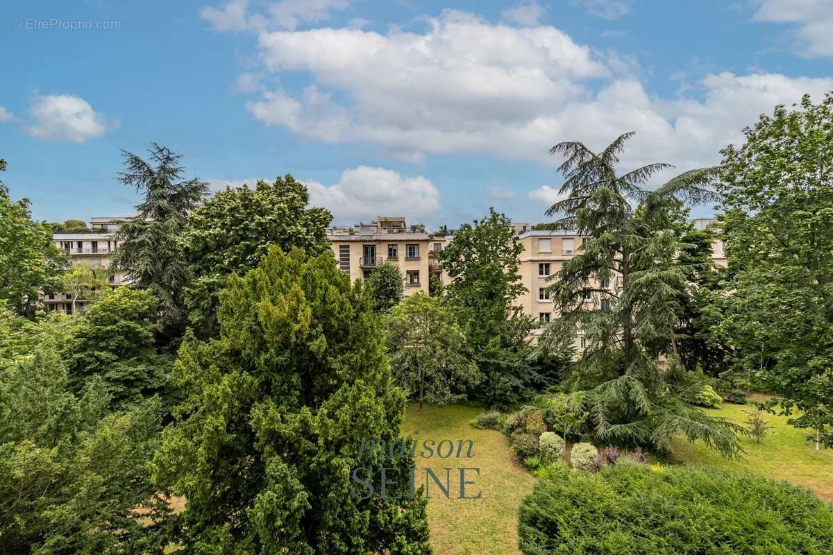 Appartement à NEUILLY-SUR-SEINE