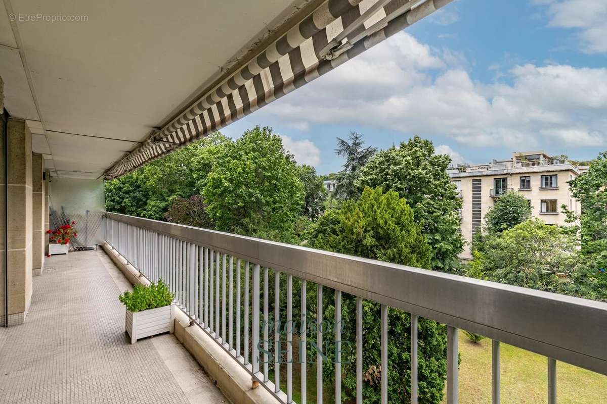 Appartement à NEUILLY-SUR-SEINE