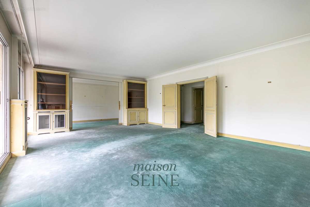 Appartement à NEUILLY-SUR-SEINE