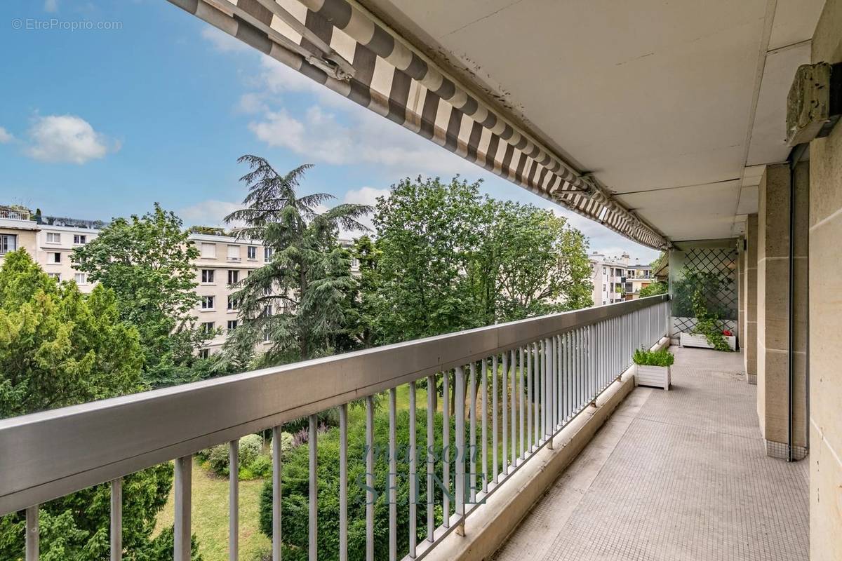 Appartement à NEUILLY-SUR-SEINE