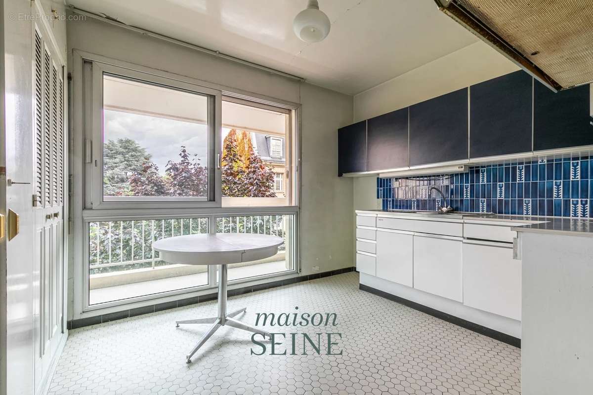 Appartement à NEUILLY-SUR-SEINE