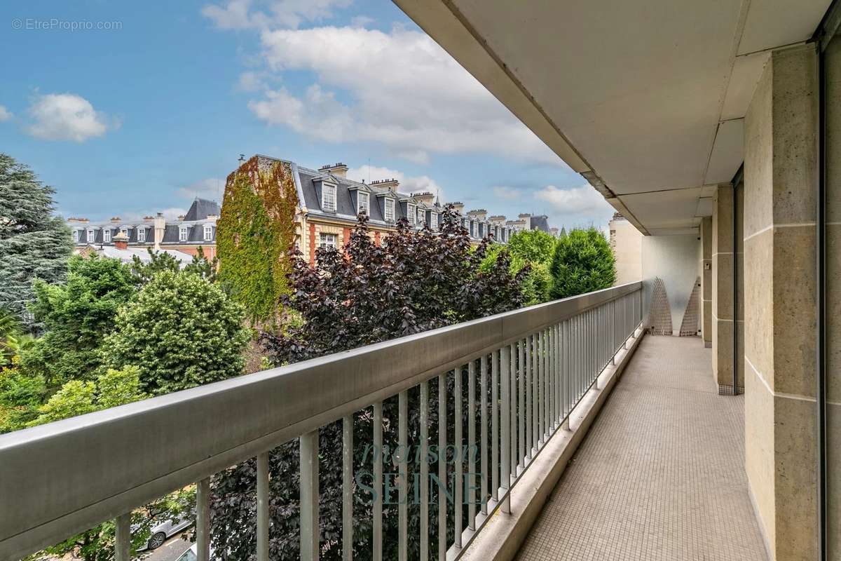 Appartement à NEUILLY-SUR-SEINE