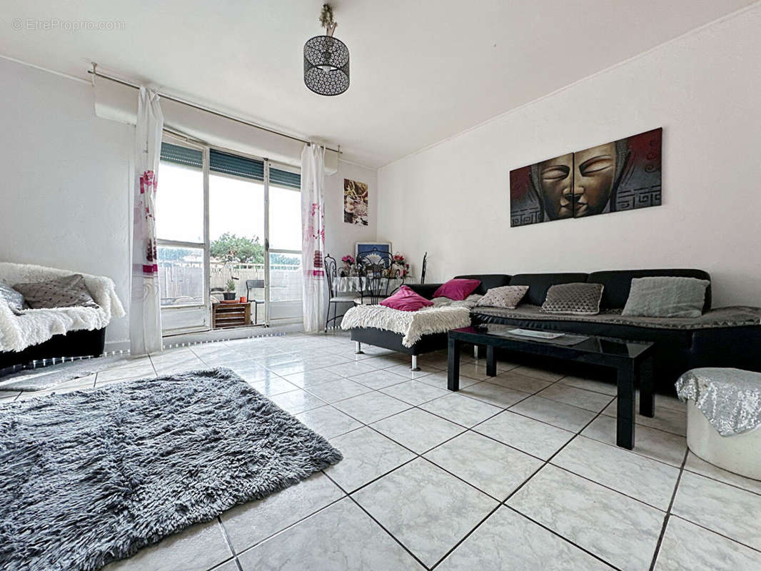 Appartement à MARSEILLE-13E