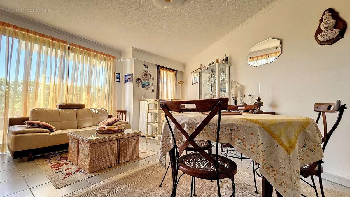 Appartement à FREJUS