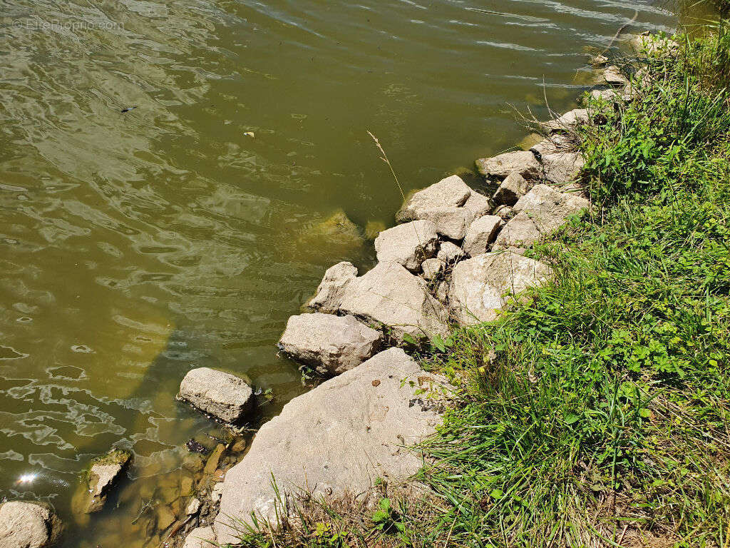 Terrain à SAINT-GERMAIN-DU-BOIS