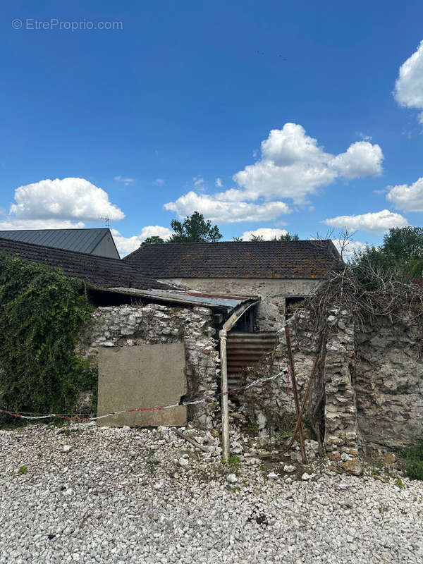 Terrain à NANTEUIL-LES-MEAUX