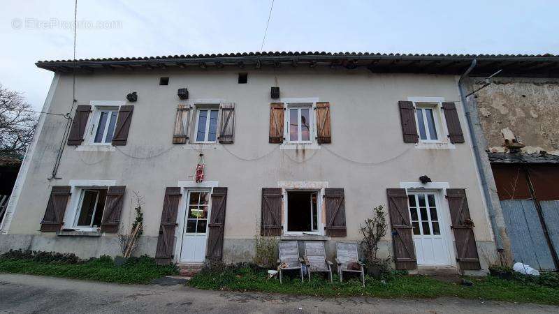 Maison à ECURAS