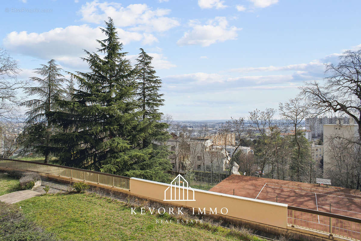 Appartement à SAINTE-FOY-LES-LYON