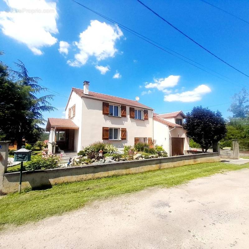 Maison à BUSSY-LE-REPOS