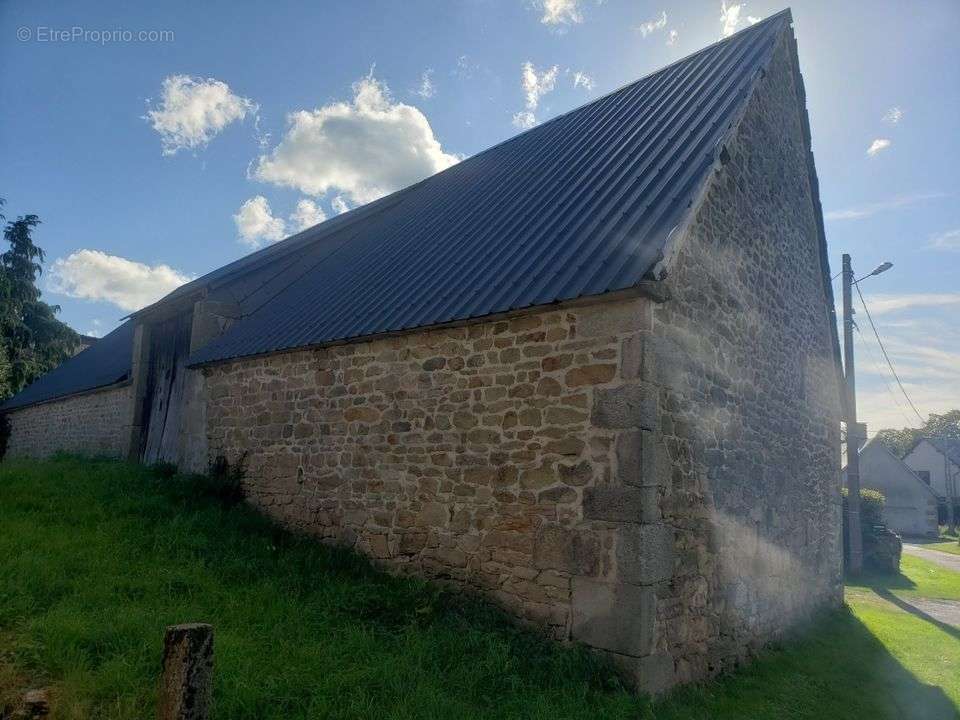 Maison à PEROLS-SUR-VEZERE