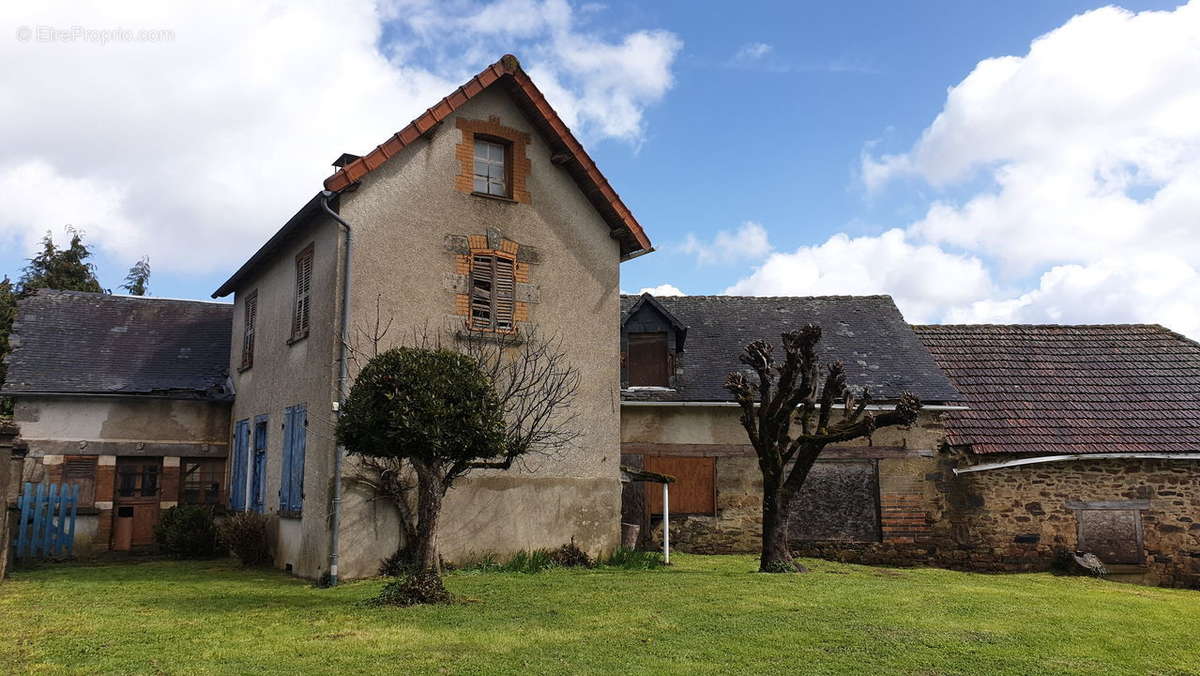 Maison à SAINT-GERMAIN-LES-BELLES