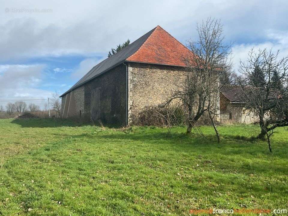 Maison à SAVIGNAC-LEDRIER