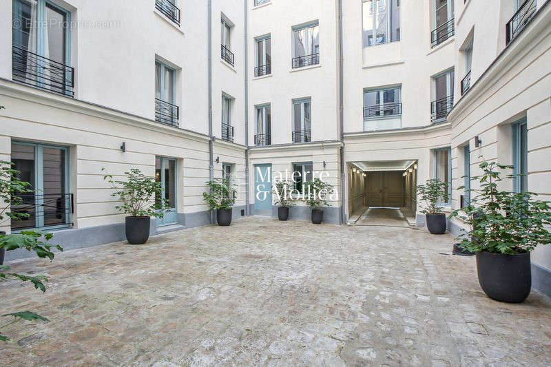 Appartement à PARIS-6E