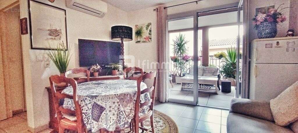 Appartement à ROQUEBRUNE-SUR-ARGENS