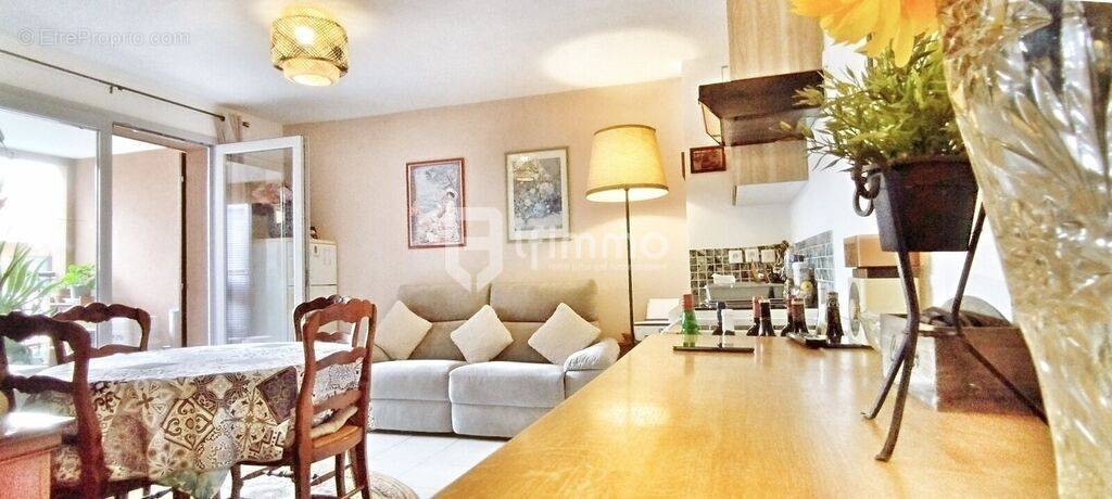 Appartement à ROQUEBRUNE-SUR-ARGENS