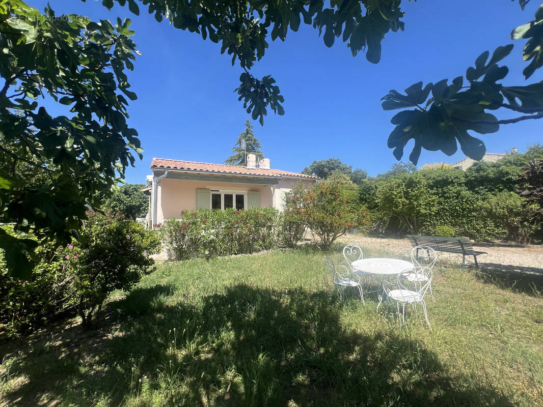 Maison à PERNES-LES-FONTAINES