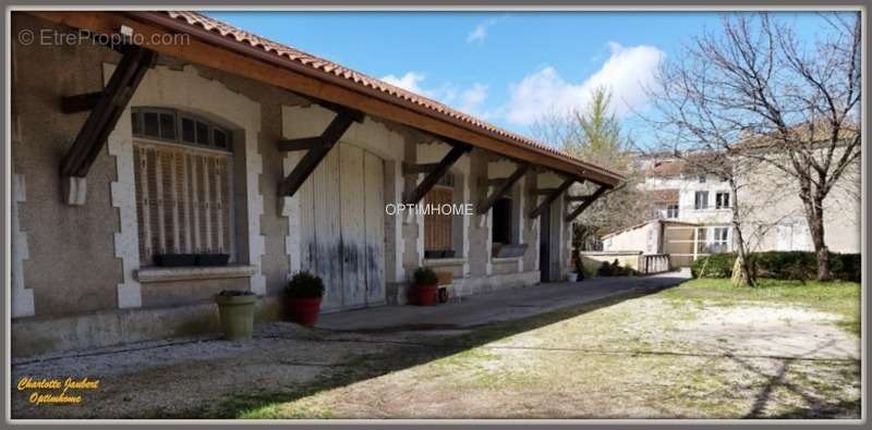 Maison à BLANZAC-PORCHERESSE