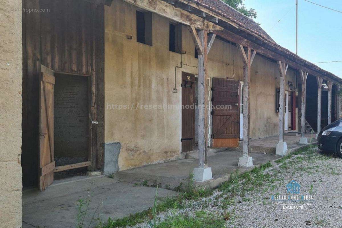 Maison à SAVIGNY-SUR-SEILLE