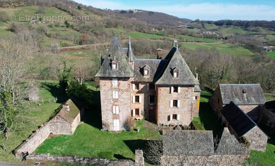 Maison à COLLONGES-LA-ROUGE