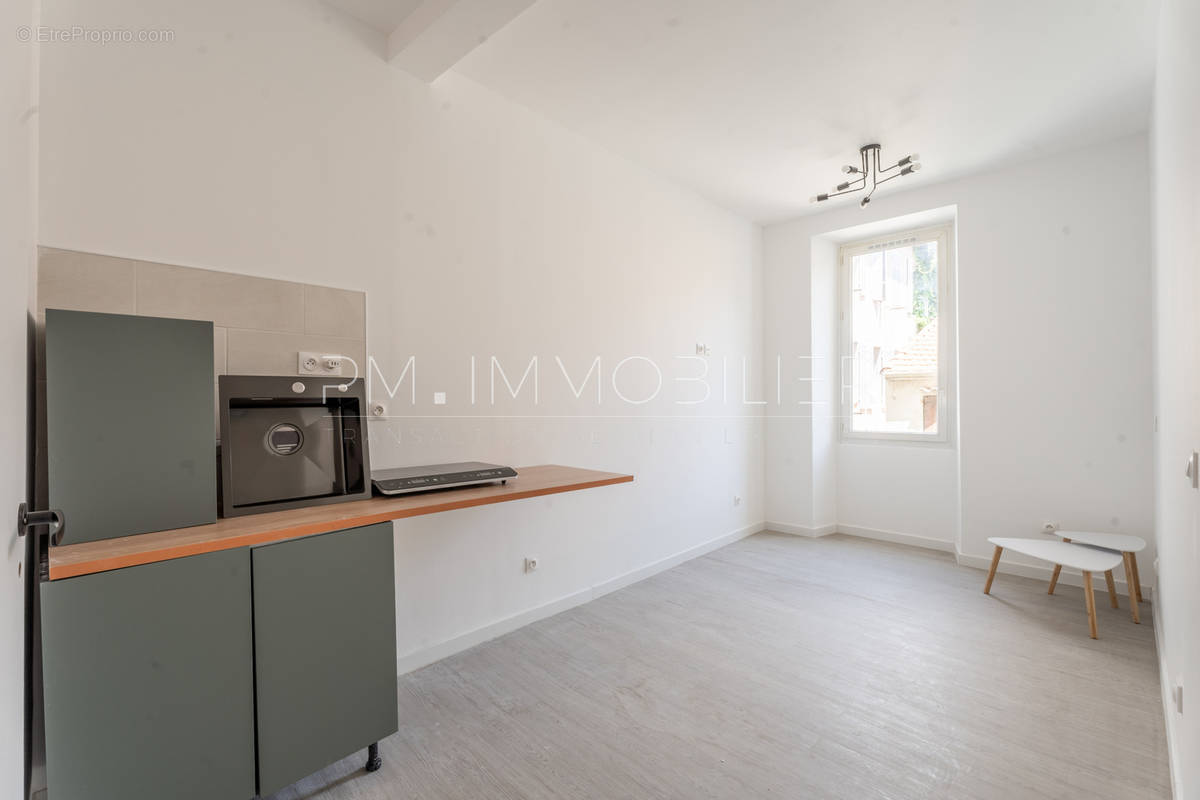 Appartement à MARSEILLE-4E