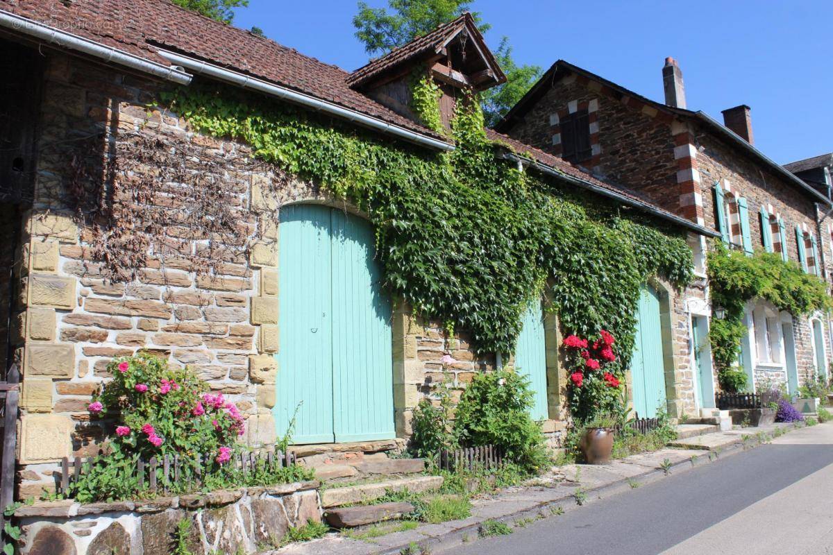 Maison à UZERCHE