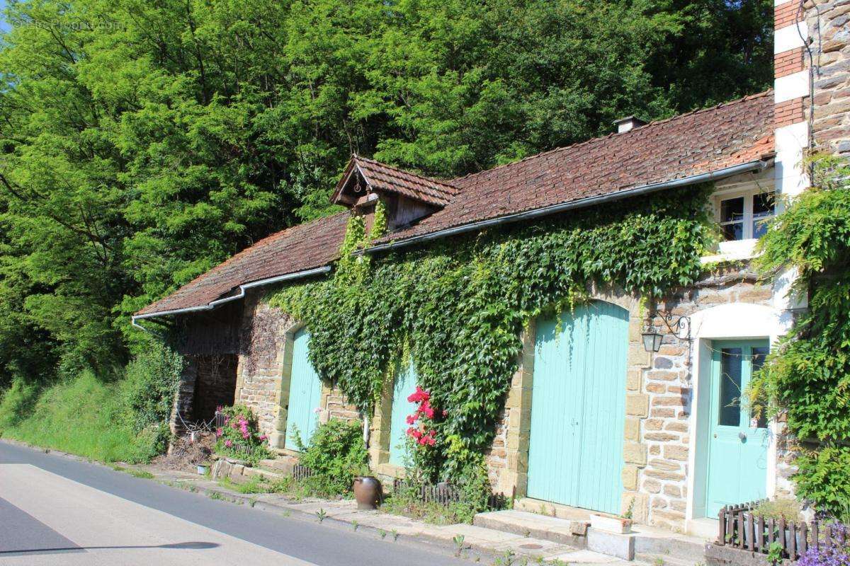 Maison à UZERCHE