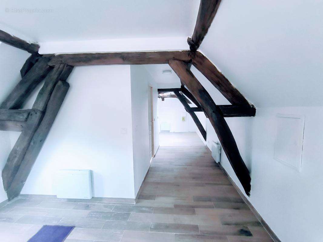 Appartement à PONT-SUR-YONNE