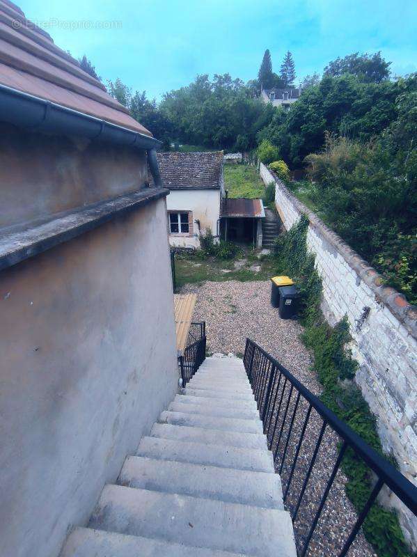 Appartement à PONT-SUR-YONNE