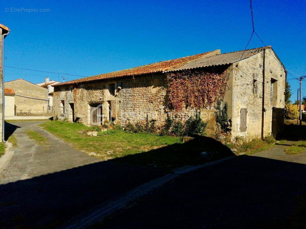 Maison à SAINT-SAVINIEN